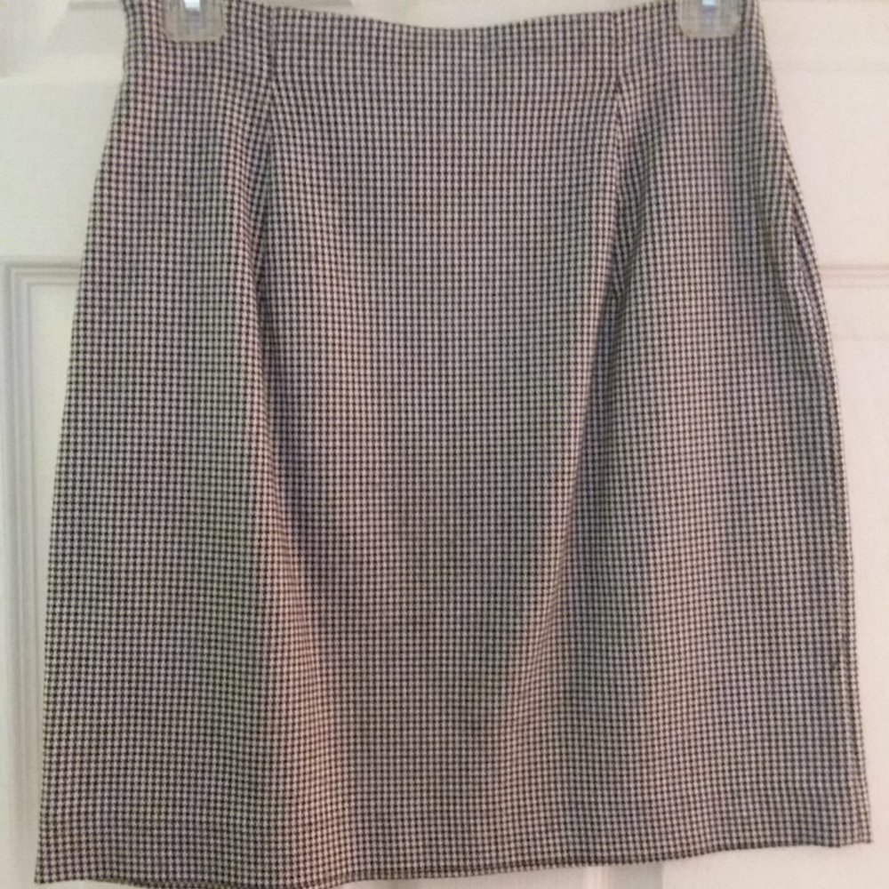 Ann Taylor Women's Skirt,  Houndstooth Sz 6